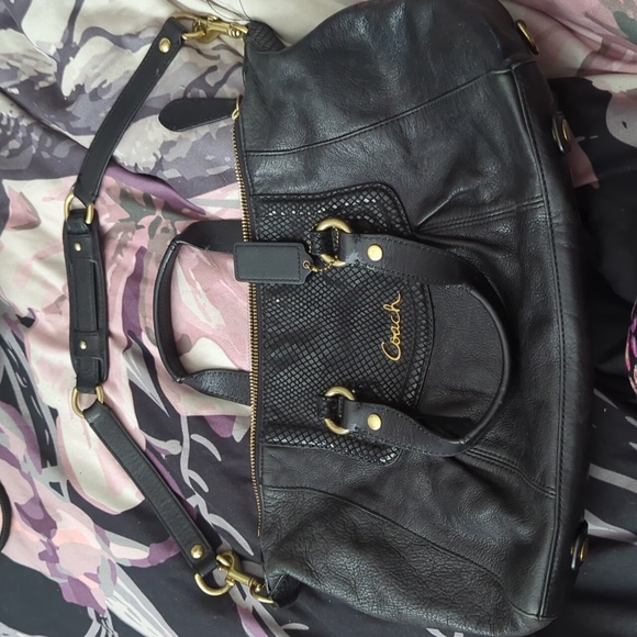 Coach purse - Picture 3 of 3